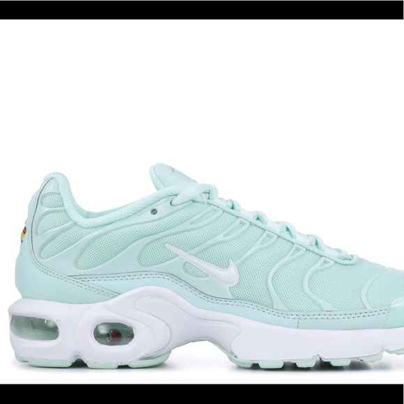 nike air max plus grade school
